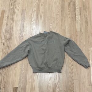 Essentials Men's Crewneck in Gray